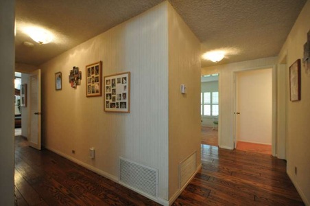 Enlarge photo 54