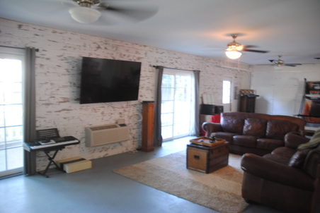 Enlarge photo 109