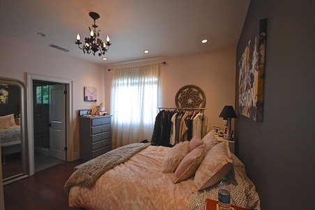 Enlarge photo 52