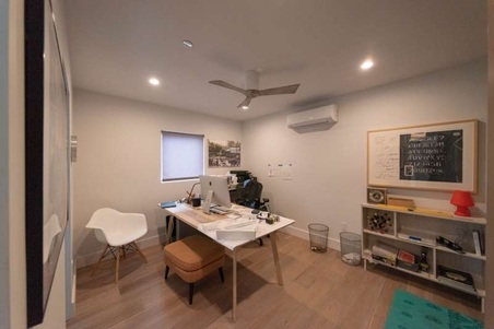 Enlarge photo 46