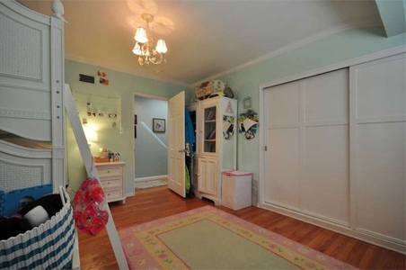 Enlarge photo 52