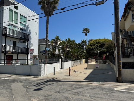 Buccaneer St & Speedway