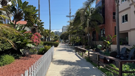 Catamaran St & Speedway