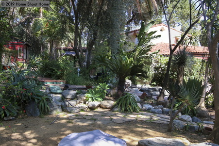 Enlarge photo 32