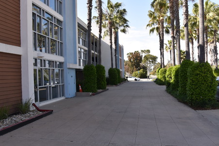 breakwater apartments