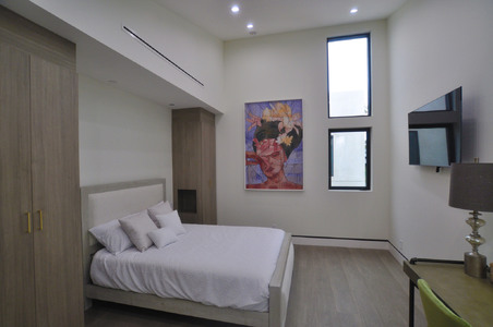 Enlarge photo 23