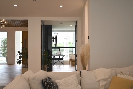 Enlarge photo 16