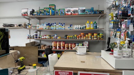 Tong's Pet Shop