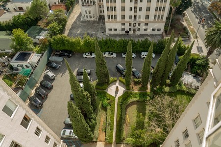 Enlarge photo 2