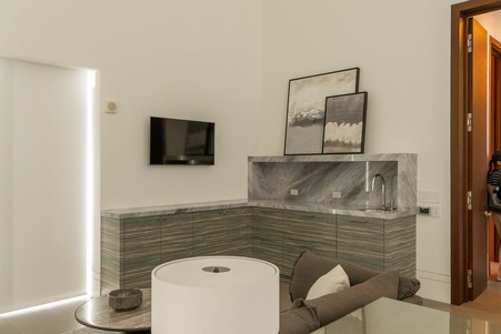 Enlarge photo 38