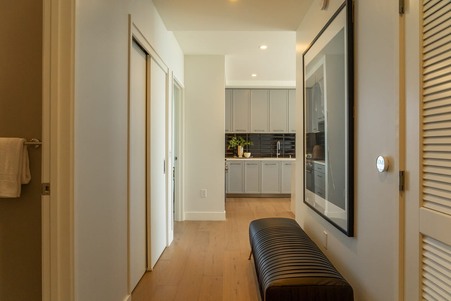 Enlarge photo 33
