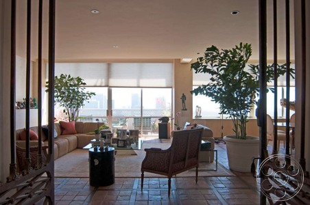 Enlarge photo 2