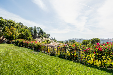 Enlarge photo 23