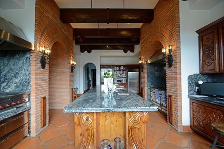 Enlarge photo 108