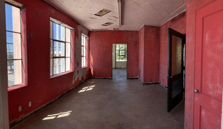 Enlarge photo 19