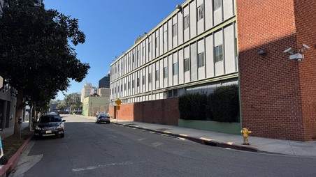 Mc Cadden Pl & Hawthorne Ave