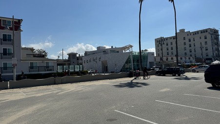 Enlarge photo 129