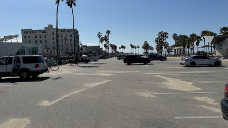 Enlarge photo 136