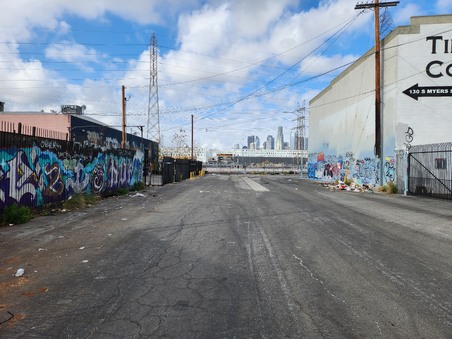 Tin warehouse 