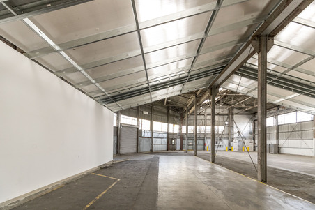 SEEDY_WAREHOUSE