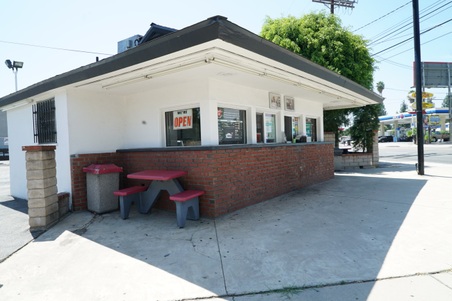 Cupid's Hot Dogs - Winnetka