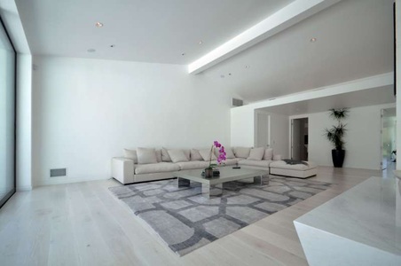 Enlarge photo 71