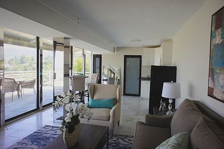 Enlarge photo 12