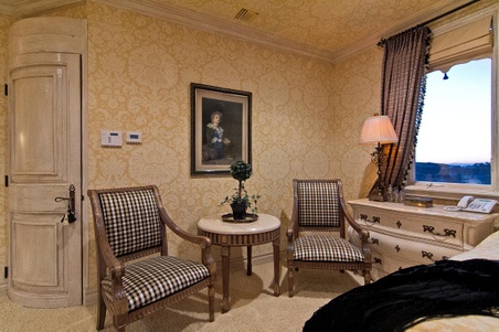 Enlarge photo 153