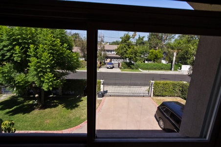 Enlarge photo 100