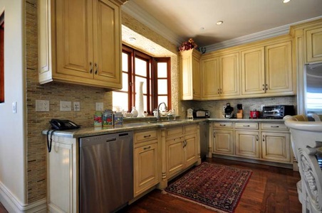 Enlarge photo 22