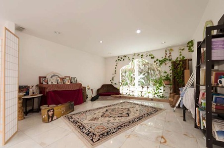 Enlarge photo 34