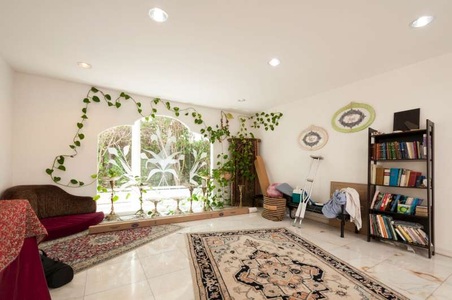 Enlarge photo 35