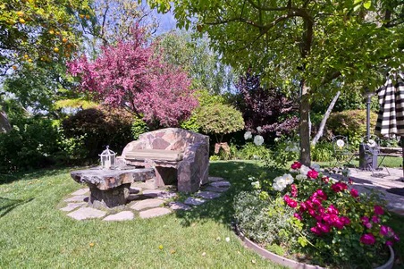 Enlarge photo 130