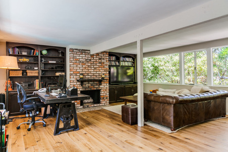 Enlarge photo 35