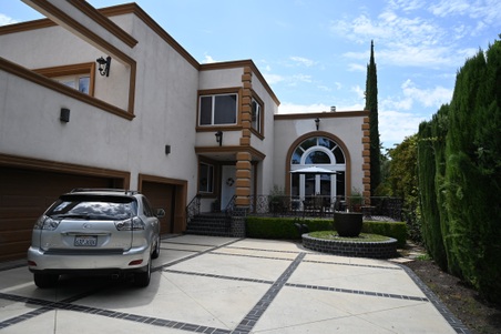 Debra_Home