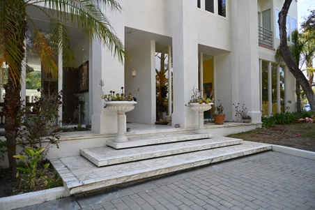 Enlarge photo 2