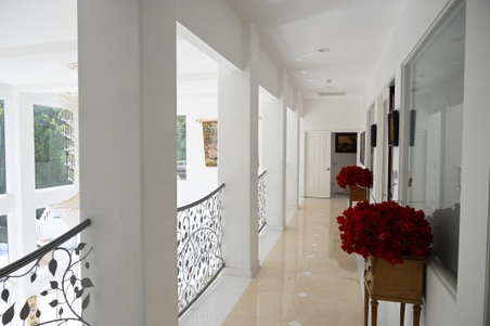 Enlarge photo 68