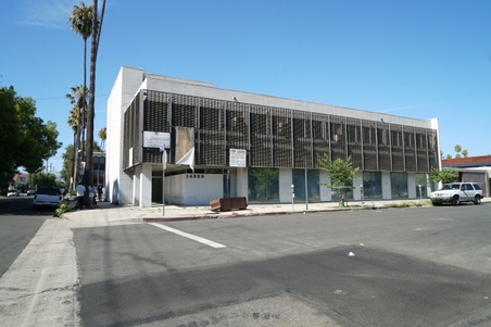 14555 Hamlin St.
