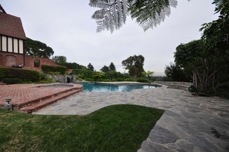Enlarge photo 90