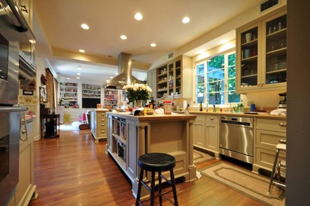 Enlarge photo 24