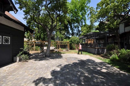 Enlarge photo 11