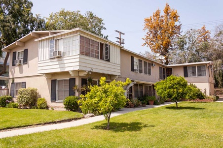 10423 Riverside Dr. 