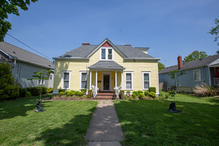 105 N Bayly Ave