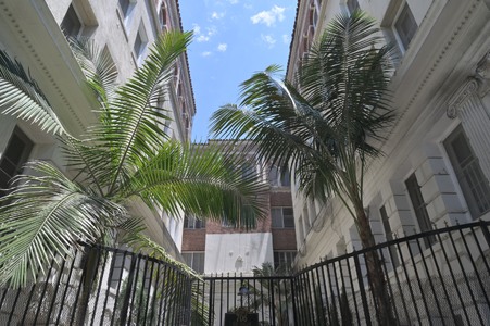 Barclay_Apartment