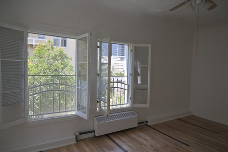 Enlarge photo 35