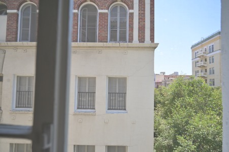 Enlarge photo 38
