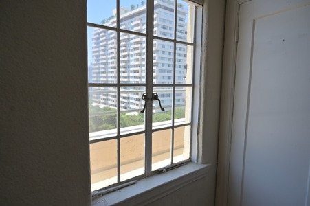 Enlarge photo 61
