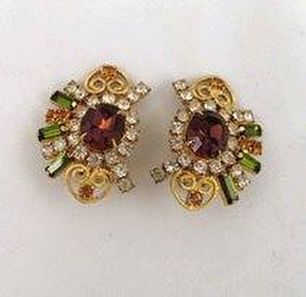 Not D&E Earrings with Metal