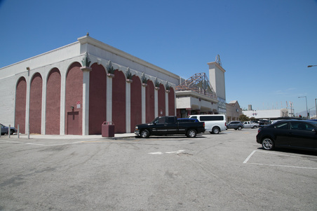 VALLEY PLAZA REGENCY