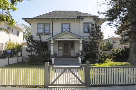 2624 Van Buren Place